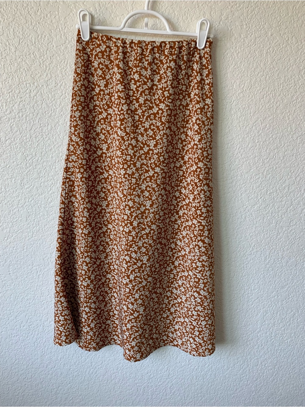Audrey 3+1 light Brown Maxi Skirt with White Floral Print